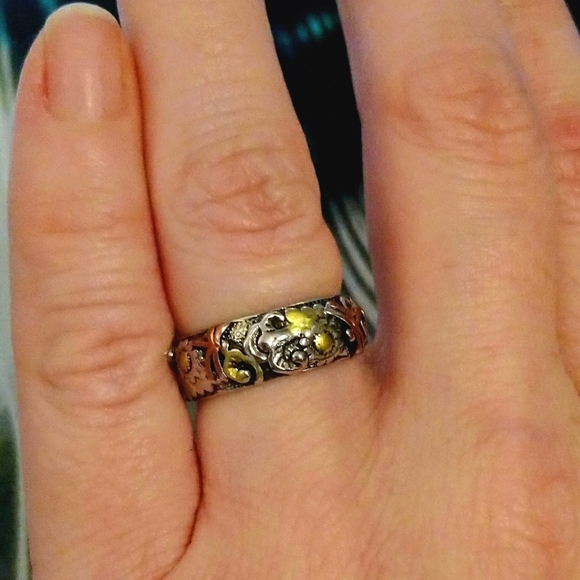 Size 6 - 750 Gold & 925 Sterling Silver Ring Band - Picture 2 of 4